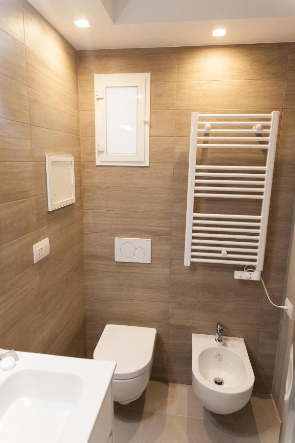 A Casa Di Nonna Apartment Bisceglie Bagian luar foto