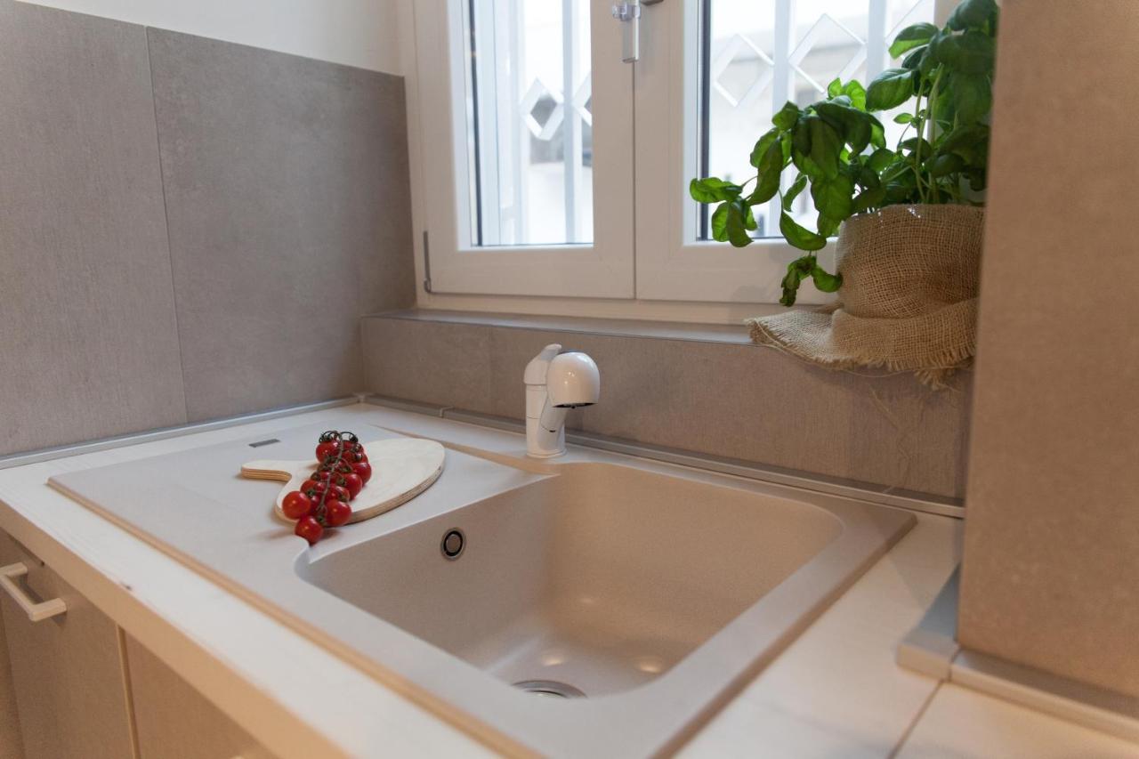 A Casa Di Nonna Apartment Bisceglie Bagian luar foto